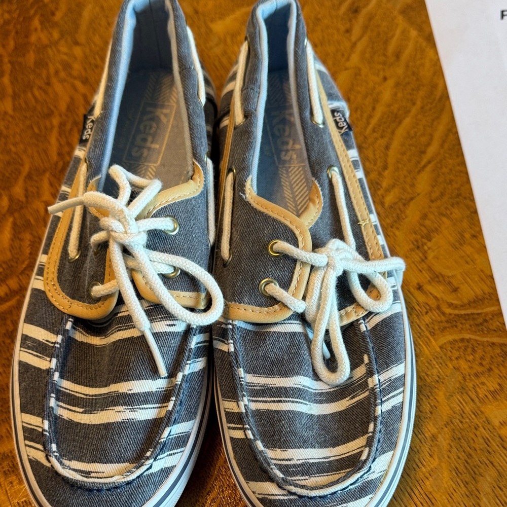 (S-14) Keds Blue and White Striped Sneakers